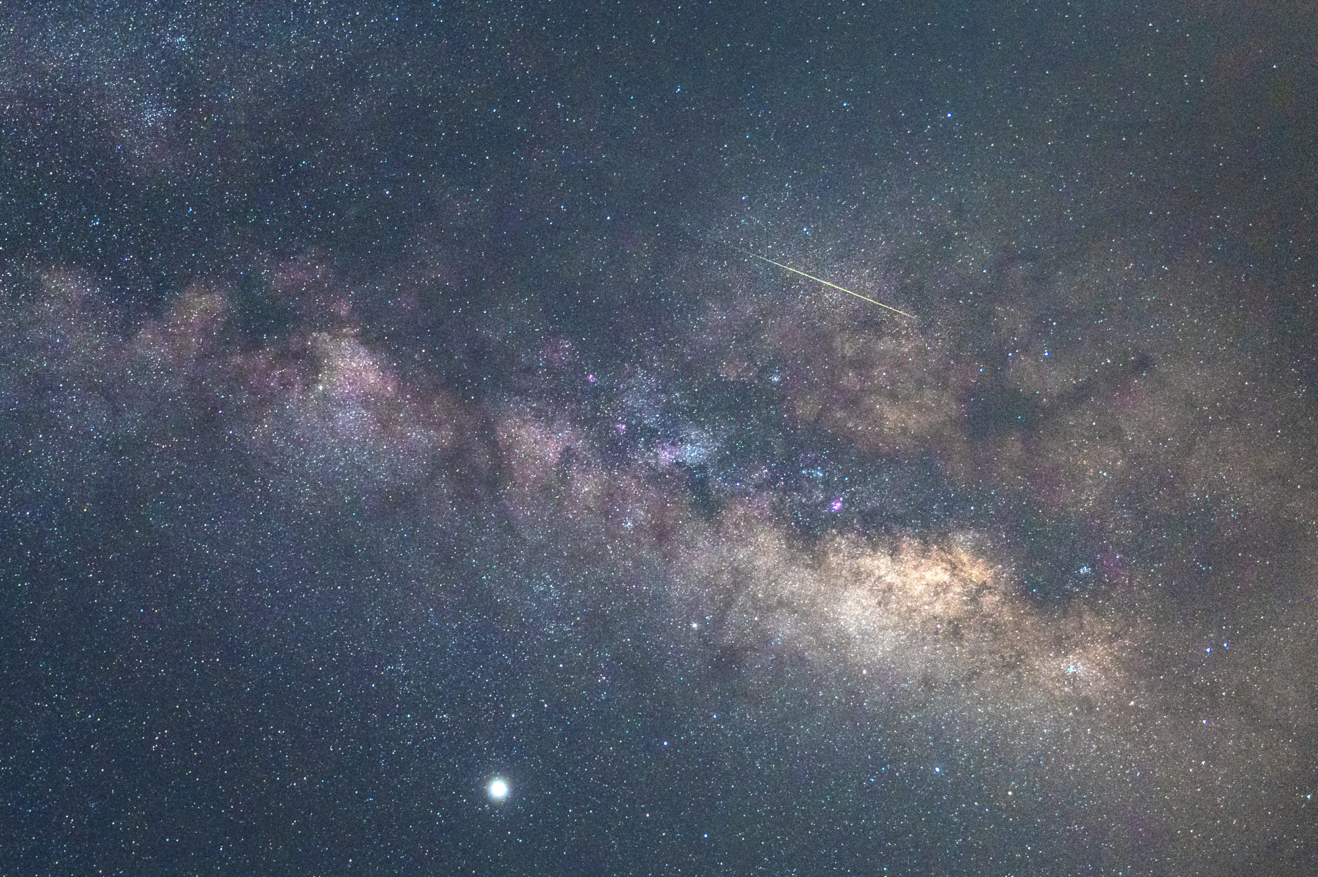 2020年8月に宮古島で撮影したペルセウス座流星群