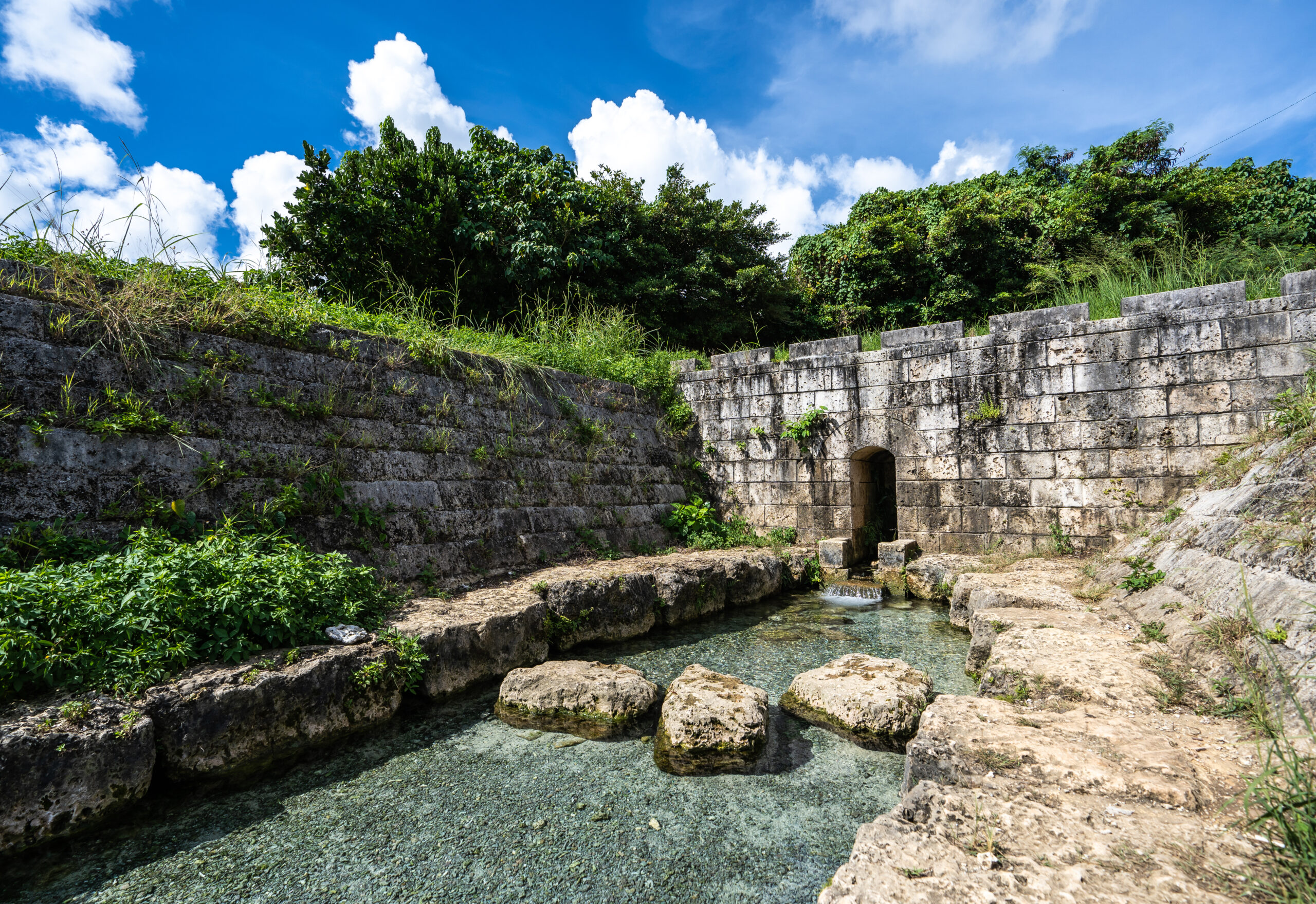 【おすすめ穴場】宮古島唯一の川、「崎田川湧水」で水遊びを楽しもう！場所や行き方をご紹介！